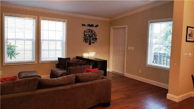 Foto del edificio - Single Family Home - 3 bedroom - 2 bath