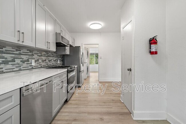 Foto del edificio - 1647 E 6th St