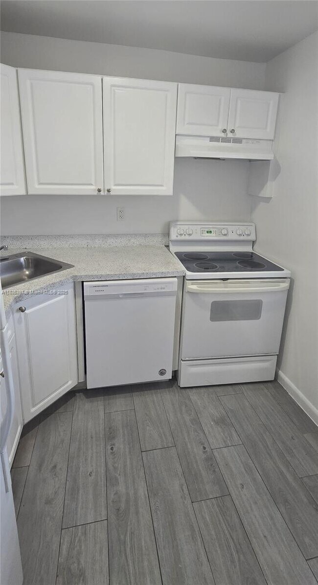 Foto del edificio - 10820 SW 200th Dr