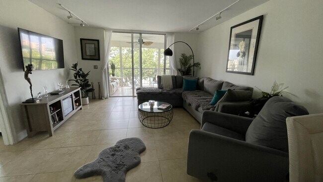 Foto del edificio - 14623 Bonaire Blvd