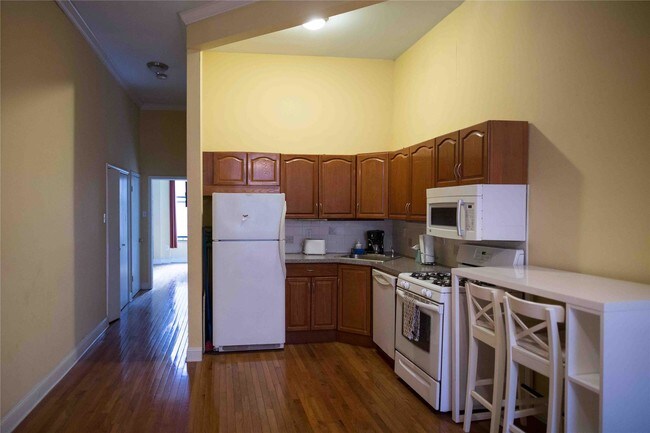 Foto del edificio - 74 W 131st St