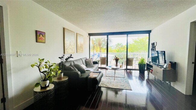Foto del edificio - 3701 N Country Club Dr