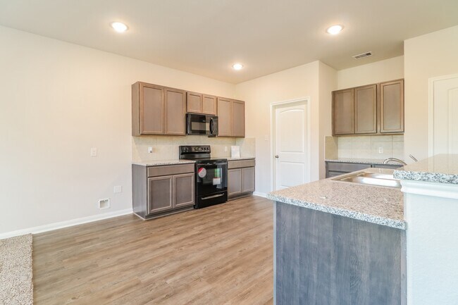 Foto del edificio - 14725 Country Club Dr