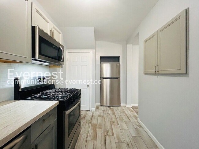 Foto del edificio - 303 Kirk Ave