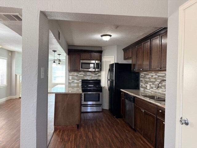 Foto del edificio - 1815 Ruth St