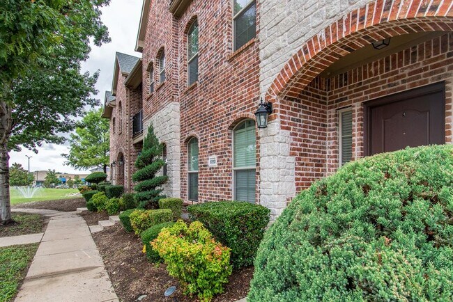 Building Photo - 6060 Pisa Ln