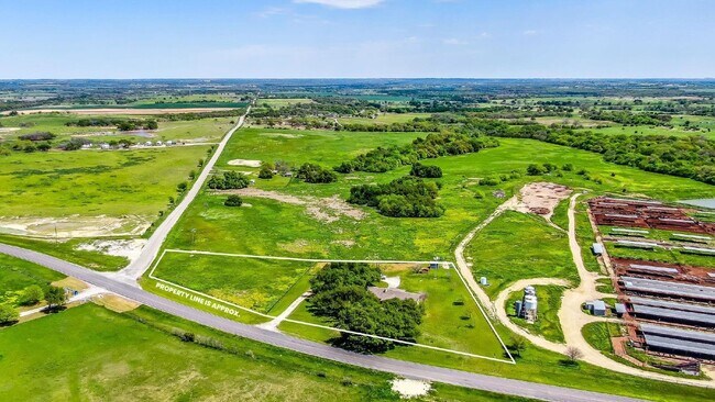 Foto del edificio - Large 4 bedroom in the peaceful country!