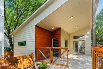 Building Photo - 1609 J J Seabrook Dr