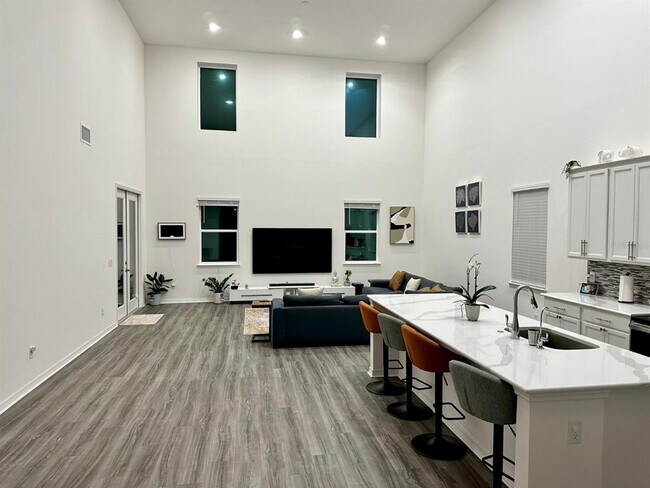Foto del edificio - 1526 Wynell St