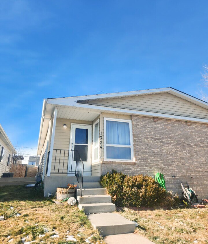 1324 Cleveland Ave, Cheyenne, WY 82001 Townhome Rentals in Cheyenne