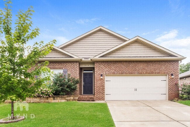 Building Photo - 216 Lakewater Cir