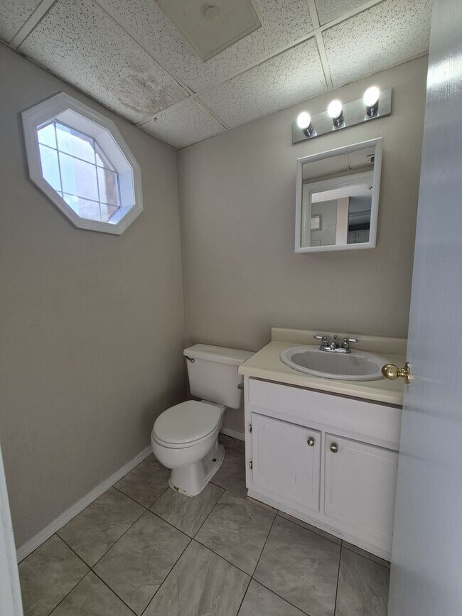 Foto del edificio - 705 Highland Trce