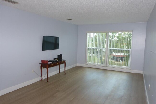Foto del edificio - 2700 Bayshore Blvd