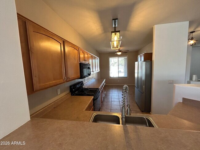 Foto del edificio - 1676 S 159th Ave