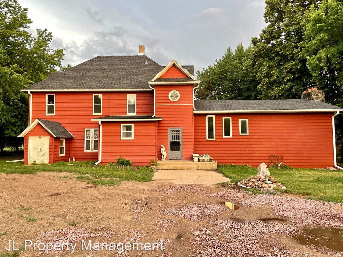 Primary Photo - 4 br, 2 bath House - 2208 E Redwood Blvd