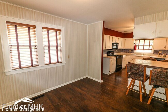 Foto del edificio - 4 br, 2 bath House - 118 S Manhattan Ave.