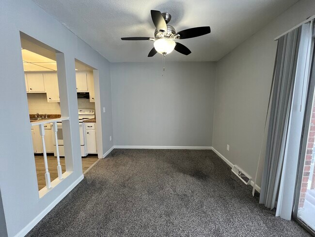 Comedor - Fountainview East Apartments