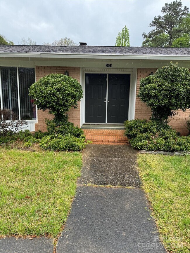 Building Photo - 5633 Sardis Rd