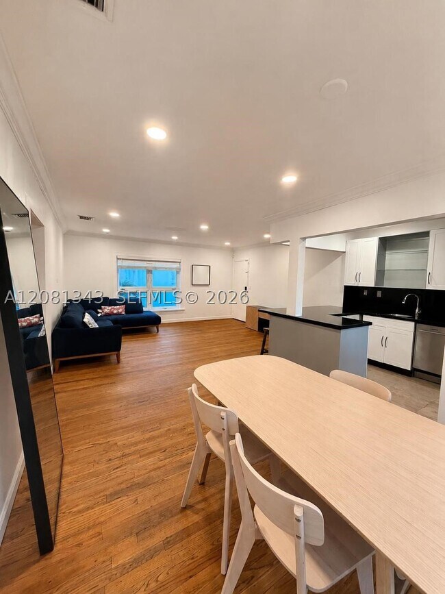 Building Photo - 7715 SW 57th Ave