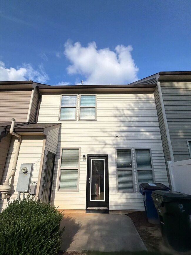 Foto del edificio - 3 Bedroom 2.5 Bath Town Home
