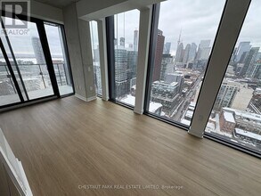 Building Photo - 284 King St E