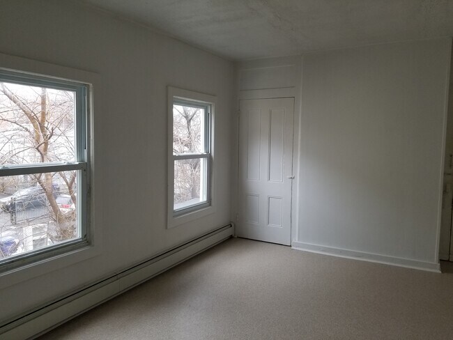 Dormitorio 2 - 161 16th Ave