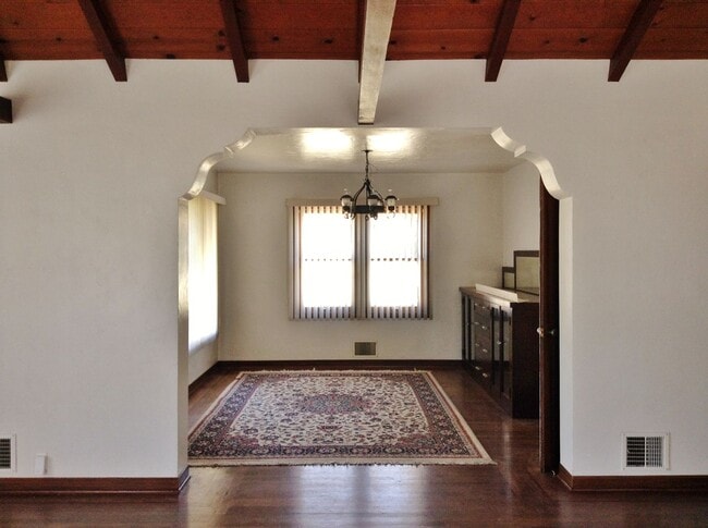 Foto del edificio - Lovely 3 Bedroom 2 Bath Single Story in Hollister