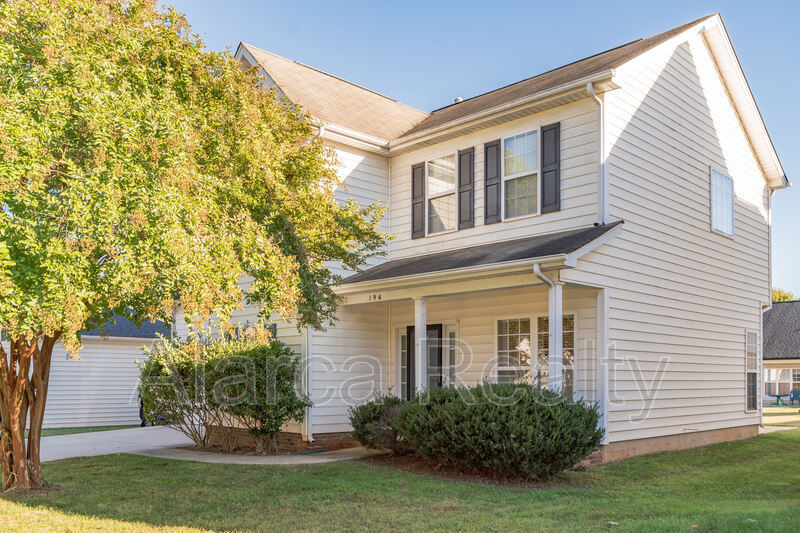 Foto principal - 196 Everett Park Dr