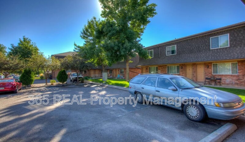 Primary Photo - 1470 E 16th St