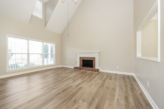 Foto del edificio - 1405 Augustine Ct