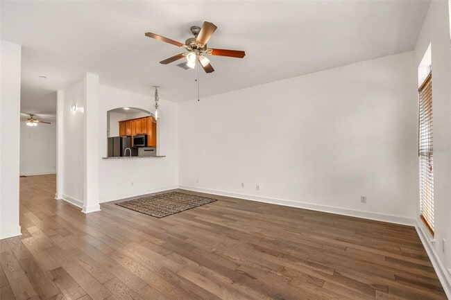 Building Photo - 628 3rd Ave S