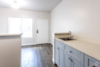 1BR, 1BA - 396SF - The Presidio Apartments