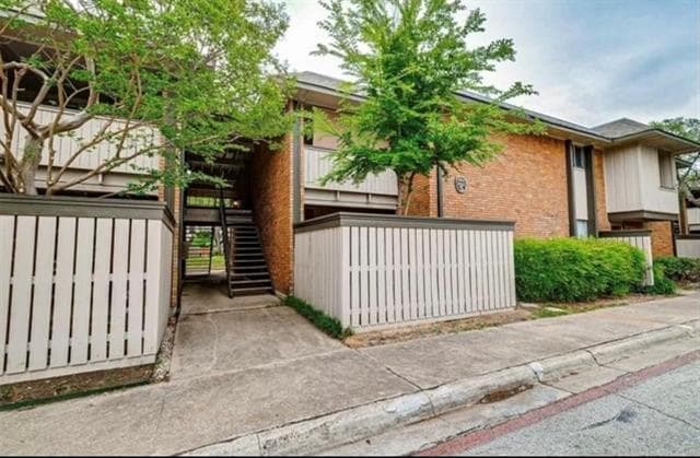 Building Photo - 2805 Lineville Dr