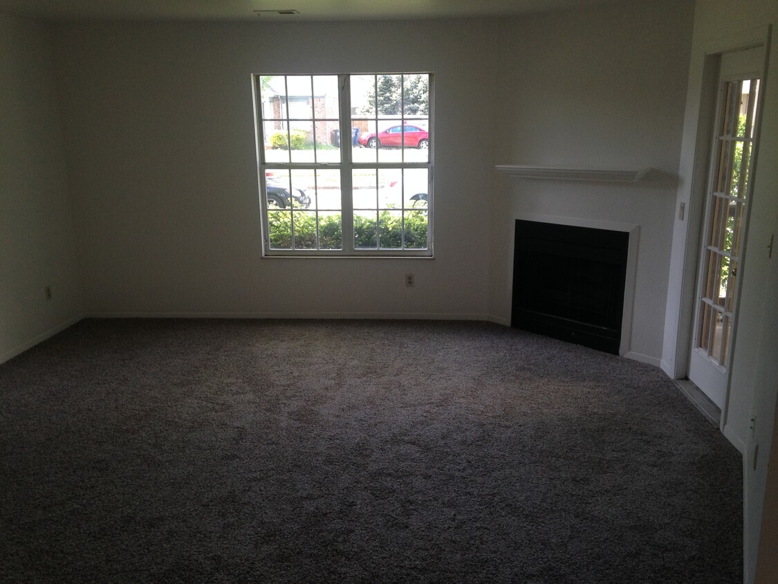 Building Photo - 5653 Ryewyck Dr