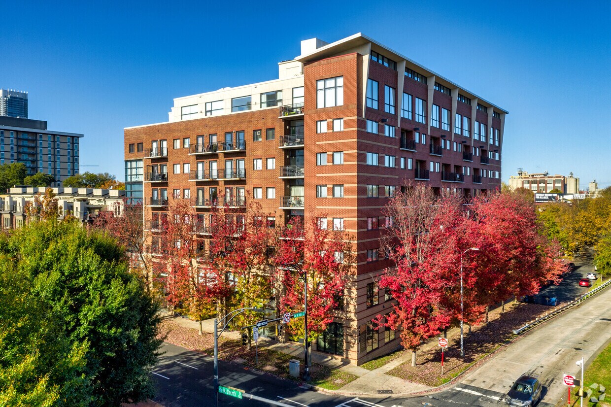 Foto principal - 715 N Church St
