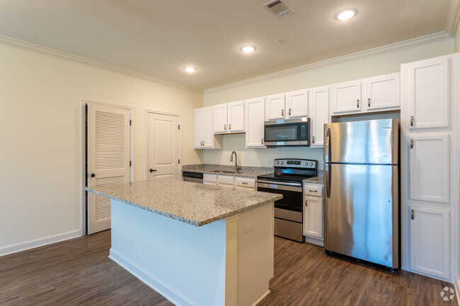 2BR, 2BA - 1084 SF - The Pointe at Camellia Commons