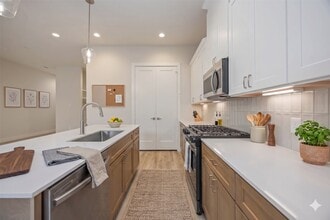 Building Photo - 6112 De Campo St