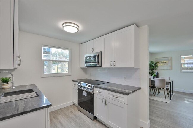 Foto del edificio - 2028 N Betty Ln