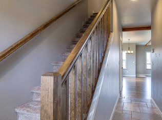 Foto del edificio - NW Townhome with Beautiful Finishes!