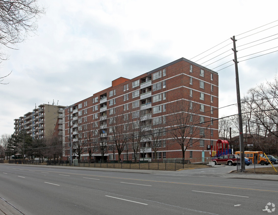 Photo du bâtiment - St. Clair Birchmount 2