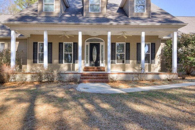 Building Photo - Large House on 3.5 Acres in Harlem