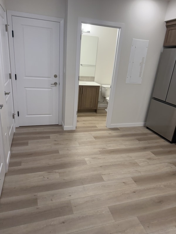 Photo du bâtiment - 12305-12119 119 Ave NW