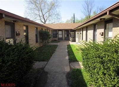 Building Photo - 9204 Lackland Rd