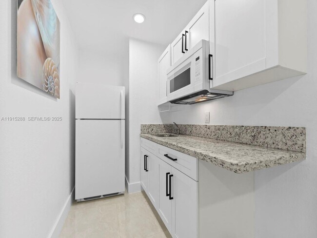 Foto del edificio - 19850 Franjo Rd