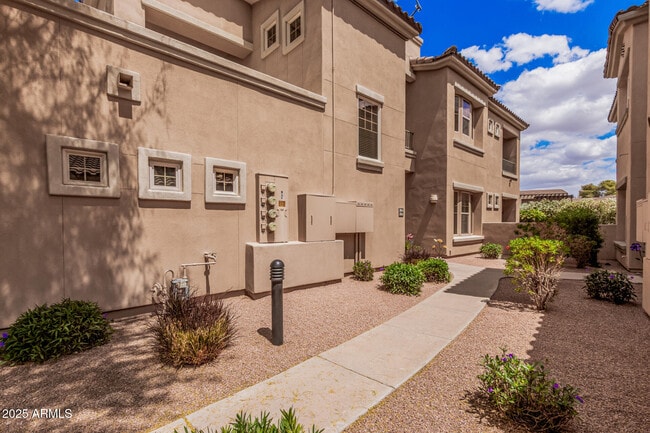 Building Photo - 11000 N 77th Pl