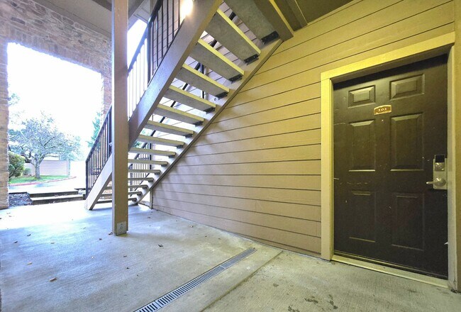 Foto del edificio - 1 Bedroom 1 Bathroom Condo in Bothell - Pet Friendly!