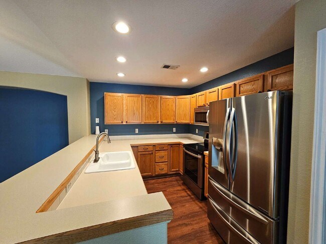 Building Photo - 6697 S Forest Way