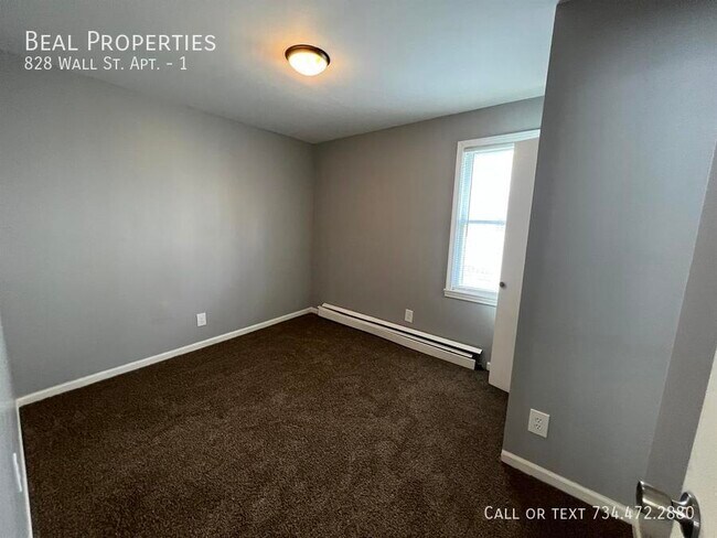 Building Photo - 828 Wall St