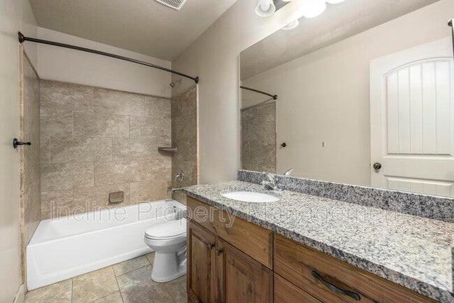 Building Photo - 1293 SilverCrest Dr