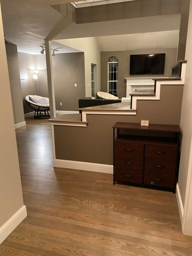 Building Photo - 4477 Bradley Ln